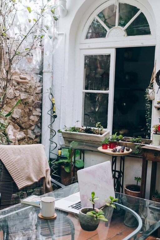 How to Create a Relaxing Home Workspace for Better Focus